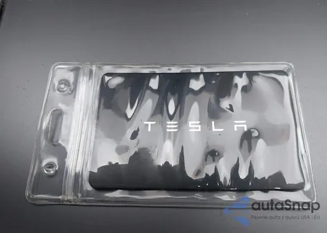 2023 Tesla Model Y Awd/Long Range Dual Motor All-Wheel Drive z USA, uszkodzony, nr VIN 7SAYGDEEXPF637342